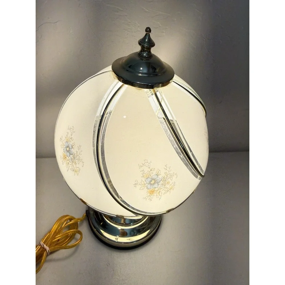 Vintage Hollywood Regency Table Lamp Segmented Curved Glass Shade 3- Way Touch